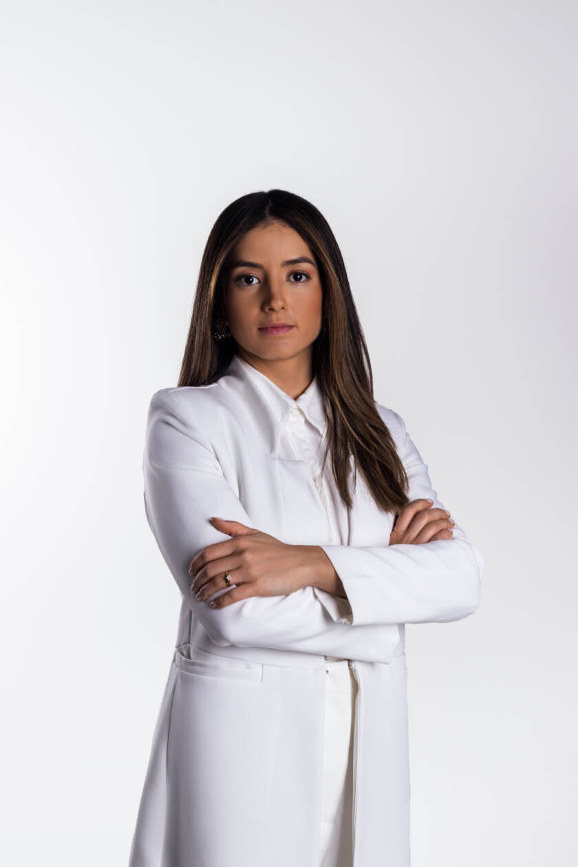 Dra Gabriela Freitas CRM: 71637