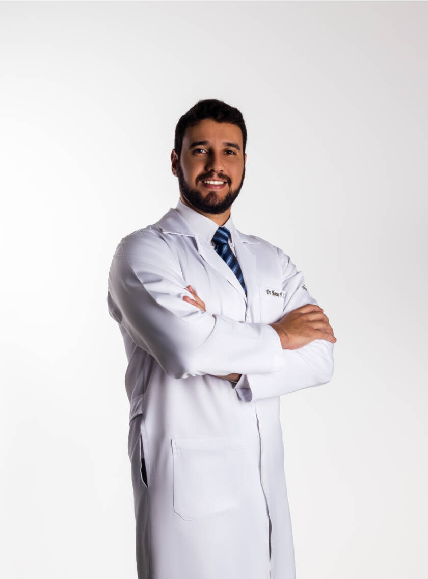 Dr. Marcus Vinícius Caixeta Ferreira CRM: 71354